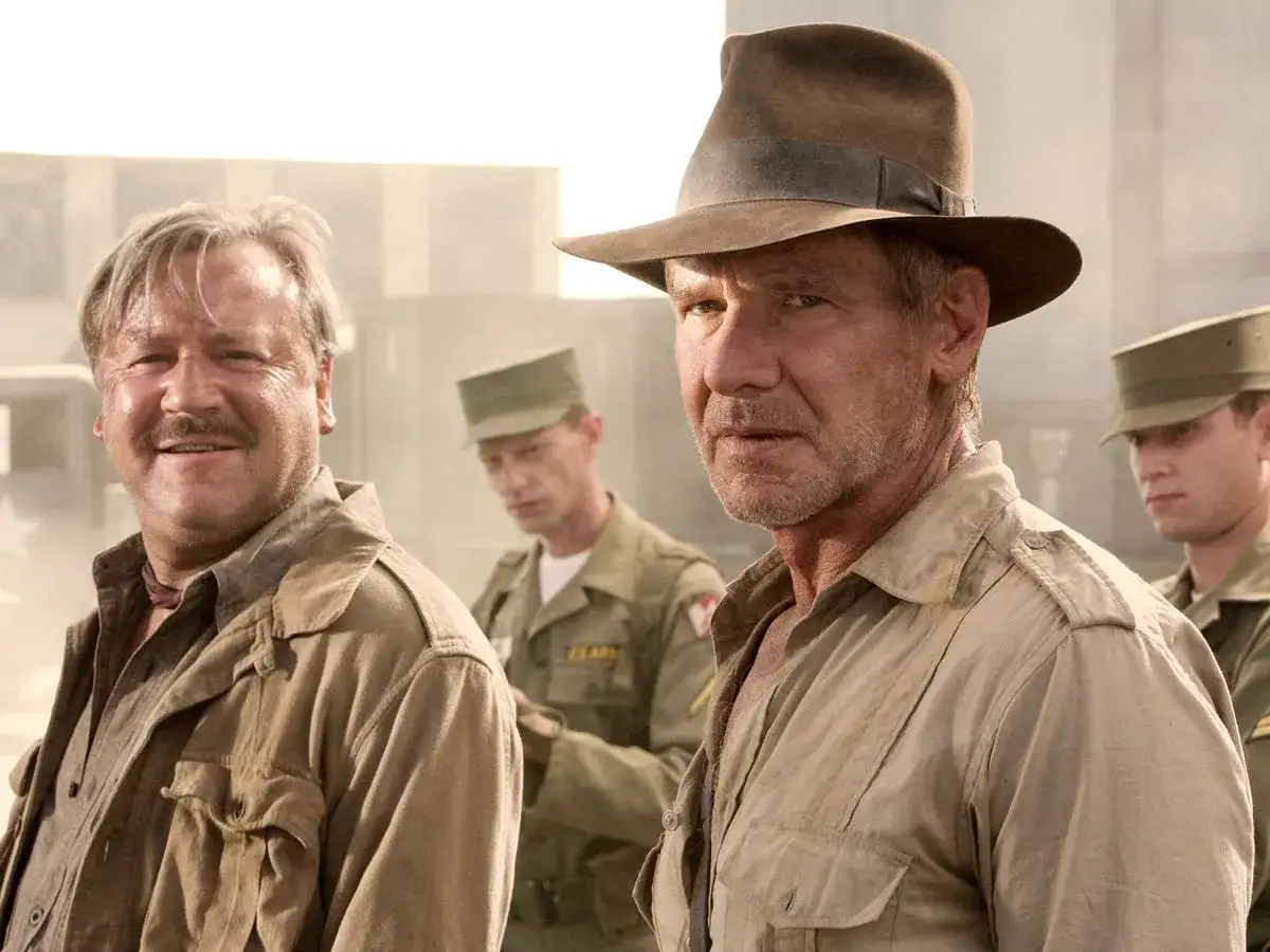 Harrison Ford als Indiana Jones und John Rhys-Davies als Sallah im Film Indiana Jones 5.