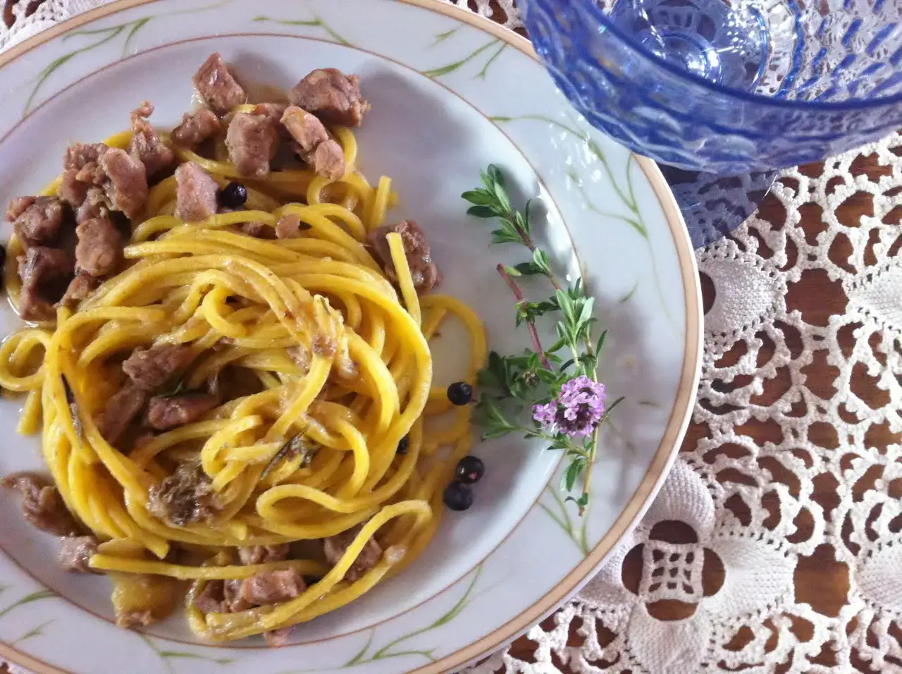 spaghetti alla chitarra ragu d'agnello