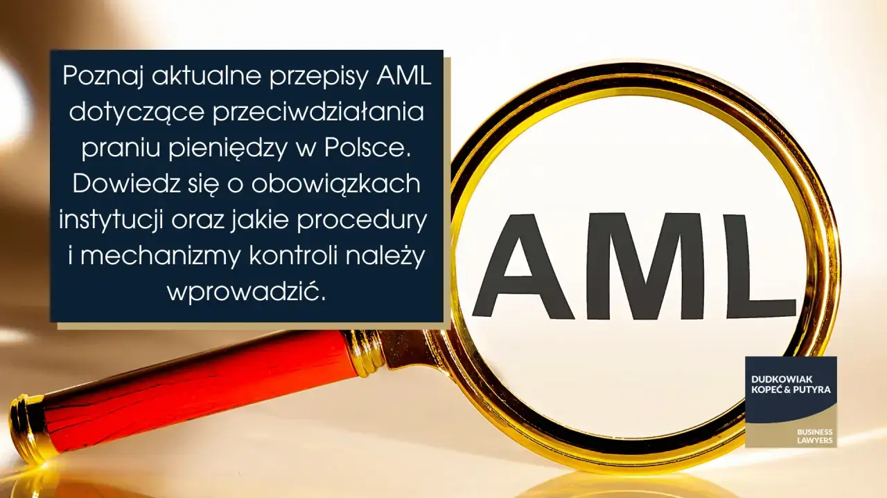 Lupa powiększa napis AML, symbolizując analizę przepisów dotyczących przeciwdziałania praniu pieniędzy.