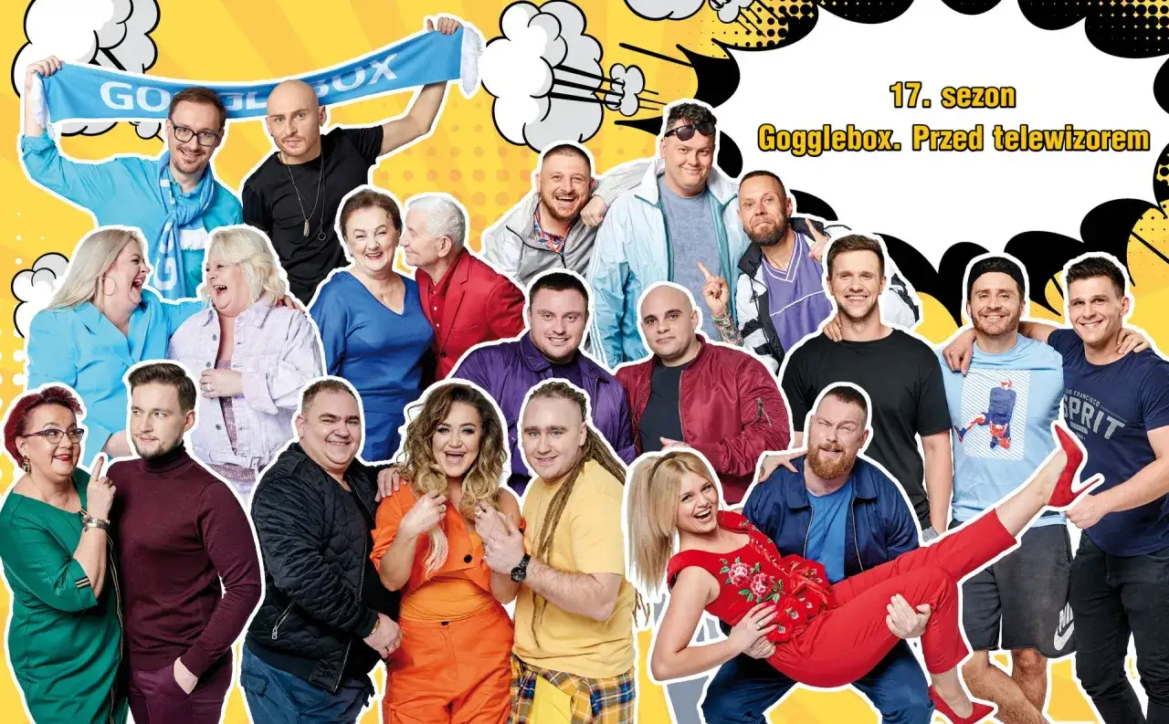 Gogglebox obsada wesoło pozuje do zdjęcia. Wszyscy uśmiechnięci, gotowi na kolejny sezon przed telewizorem.
