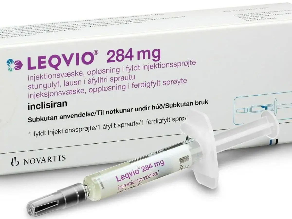 Opakowanie Leqvio 284 mg z inklisiranem, gotowe do użycia w formie wstrzykiwacza. Cena tego leku jest kluczowa dla pacjentów.