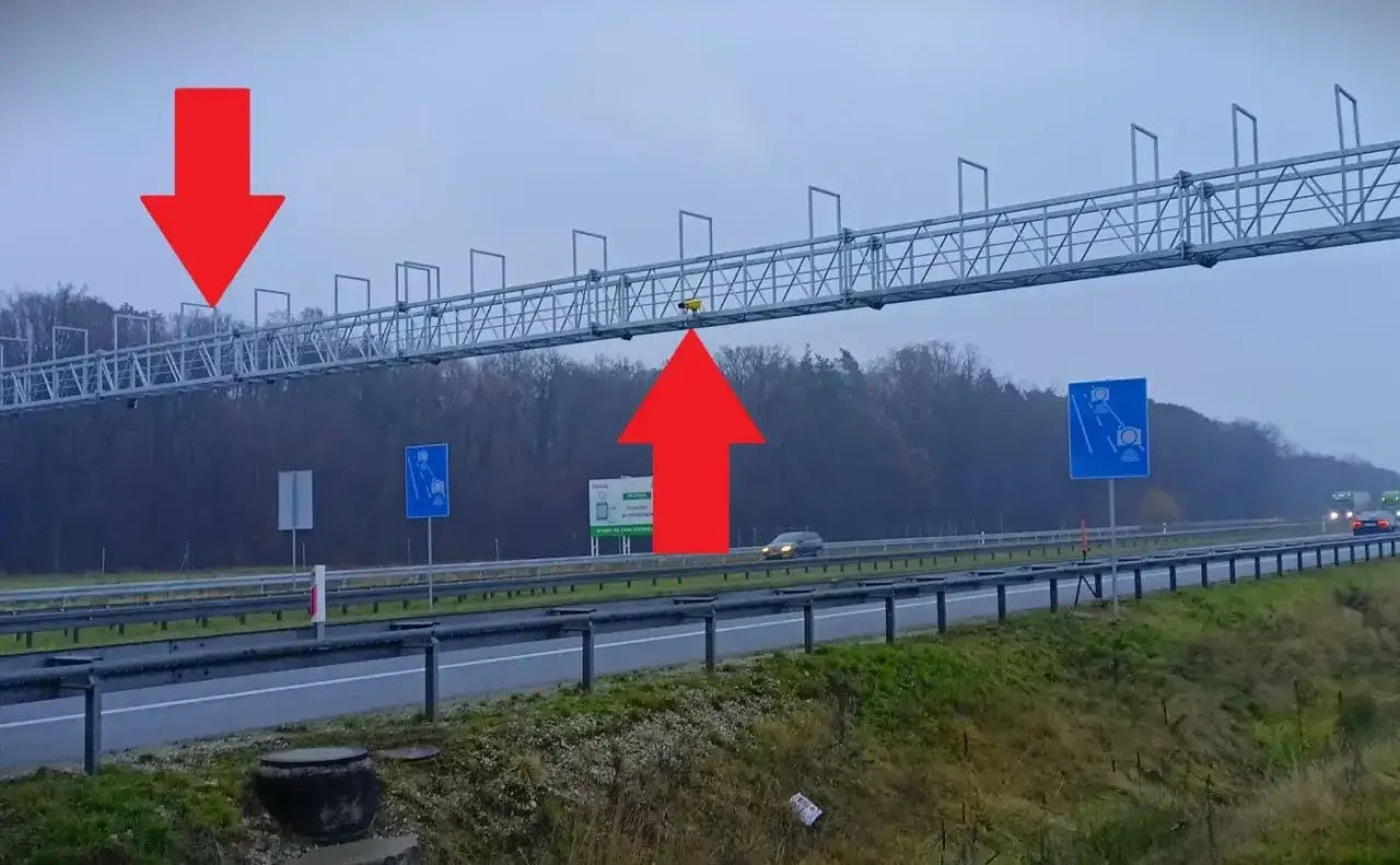 System odcinkowy pomiar prędkości a1. Kamery monitorują ruch na autostradzie, pilnując przestrzegania przepisów.
