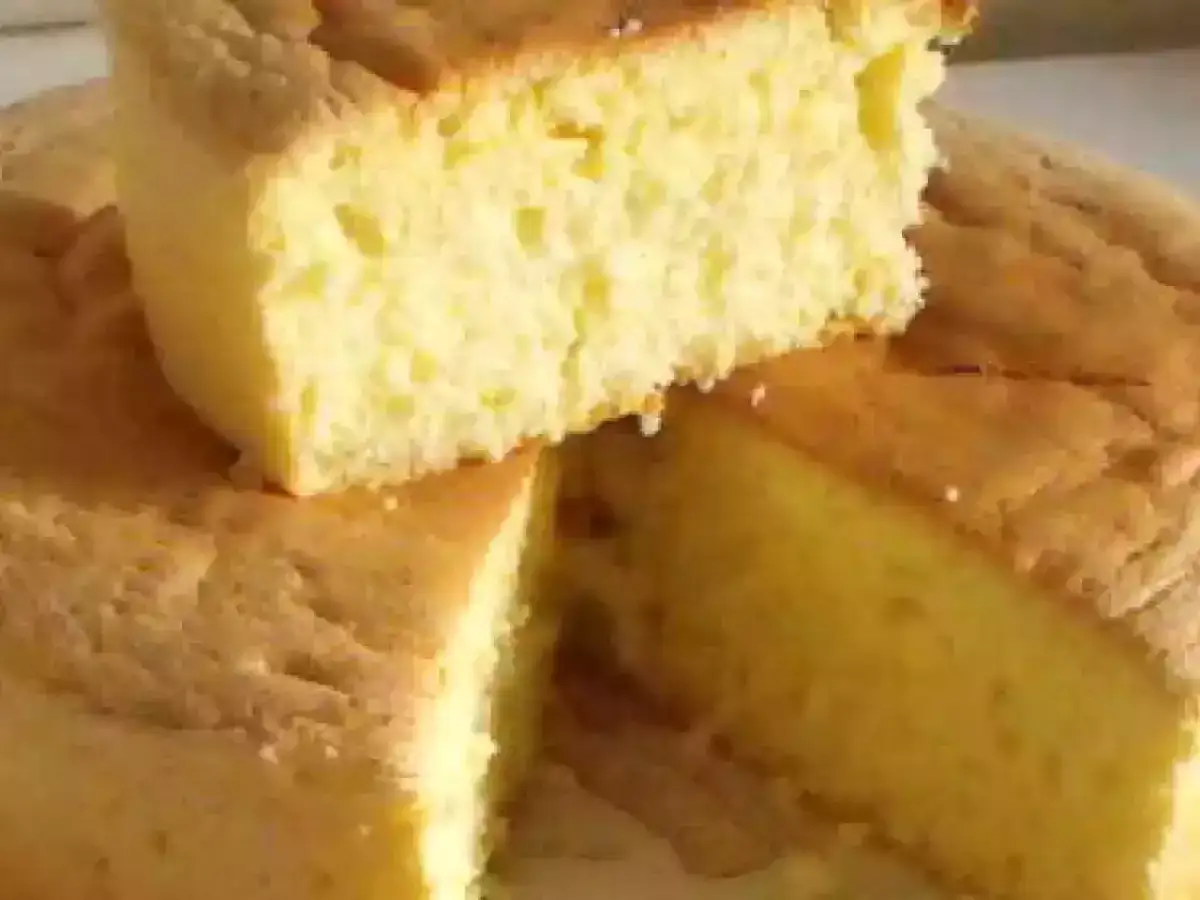 Gâteau des anges léger et aérien, parfait pour accompagner votre café. Une recette facile à réaliser grâce à Marmiton.