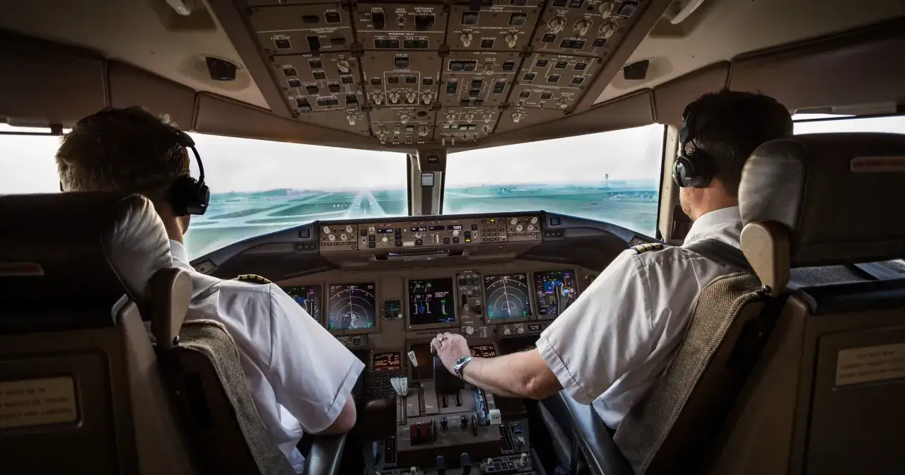 pilot Ryanair w kokpicie