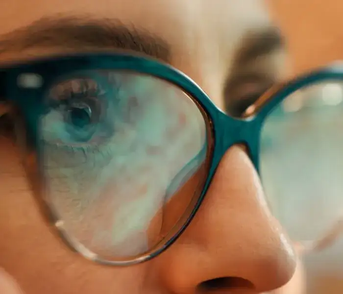 okulary z powłoką antyrefleksyjną zbliżenie