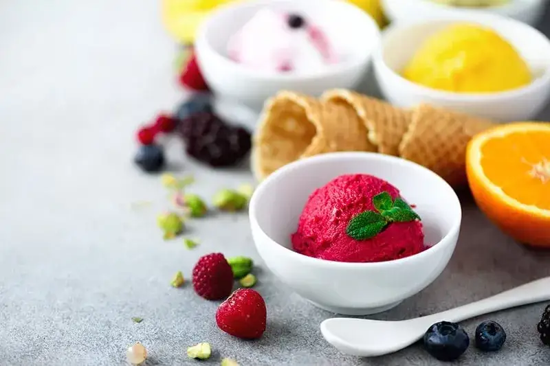różne smaki sorbetów domowych
