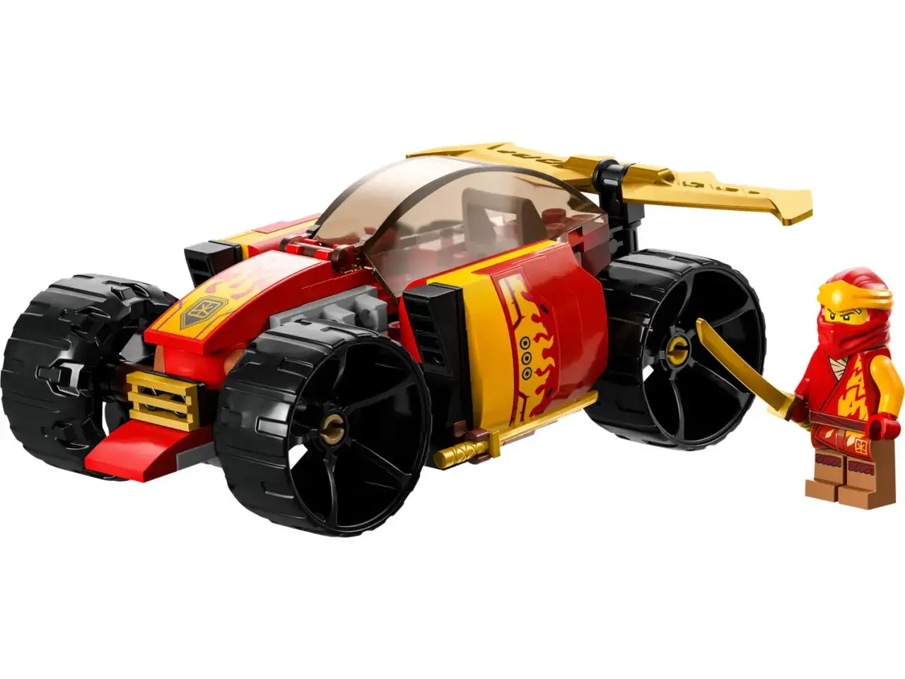 Czerwono-złoty pojazd z klock&oacute;w lego 71780 z płomieniami i minifigurką ninja gotowego do akcji.