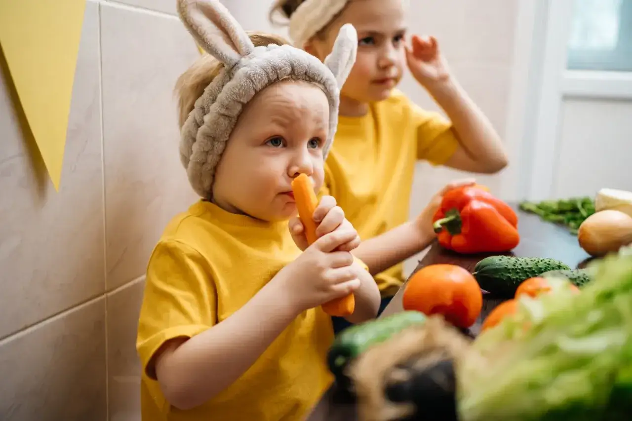 Niemowlę z pomarańczową skórą karotenemia