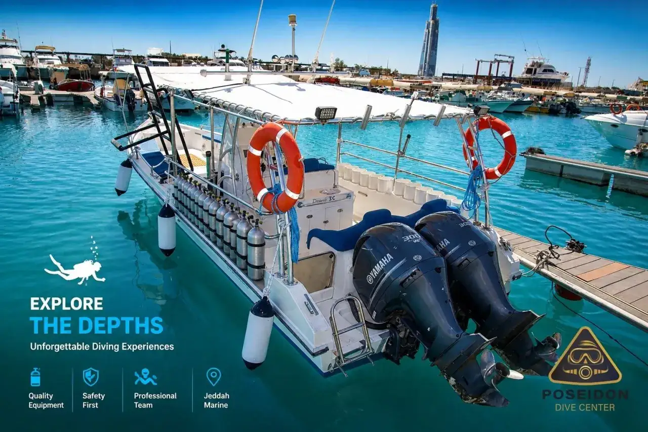 Barca da immersione pronta a partire dal Jeddah port, con bombole d'aria e motori Yamaha. Esplora le profondità!