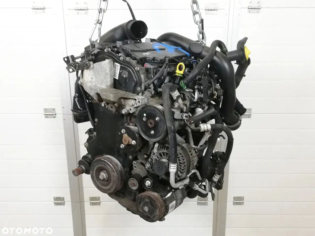 Silnik 2.3 biturbo, kt&oacute;ry stracił moc, wisi na łańcuchach.