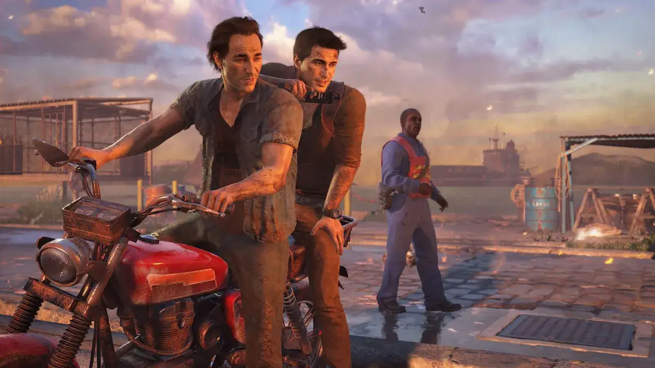 Nate i Sam na motocyklu, gotowi na kolejną przygodę w stylu Uncharted 5.