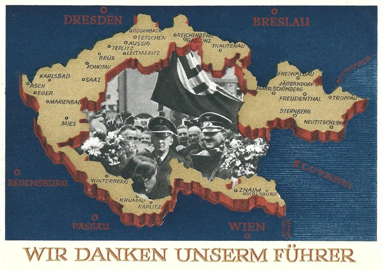 Mapa de Checoslovaquia con Hitler y bandera nazi, conmemorando la conferencia de M&uacute;nich.
