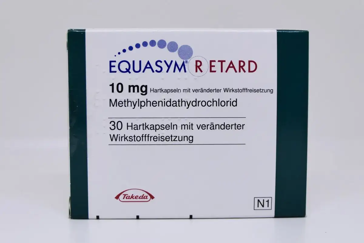 EQUASYM RETARD 10 mg: Ein neues Medikament gegen Autismus? Diese Packung enth&auml;lt 30 Hartkapseln mit Methylphenidathydrochlorid.