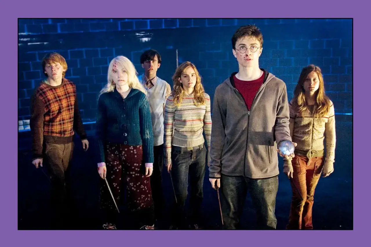 Harry Potter och hans v&auml;nner, en del av rollistan i Harry Potter, st&aring;r redo f&ouml;r strid.
