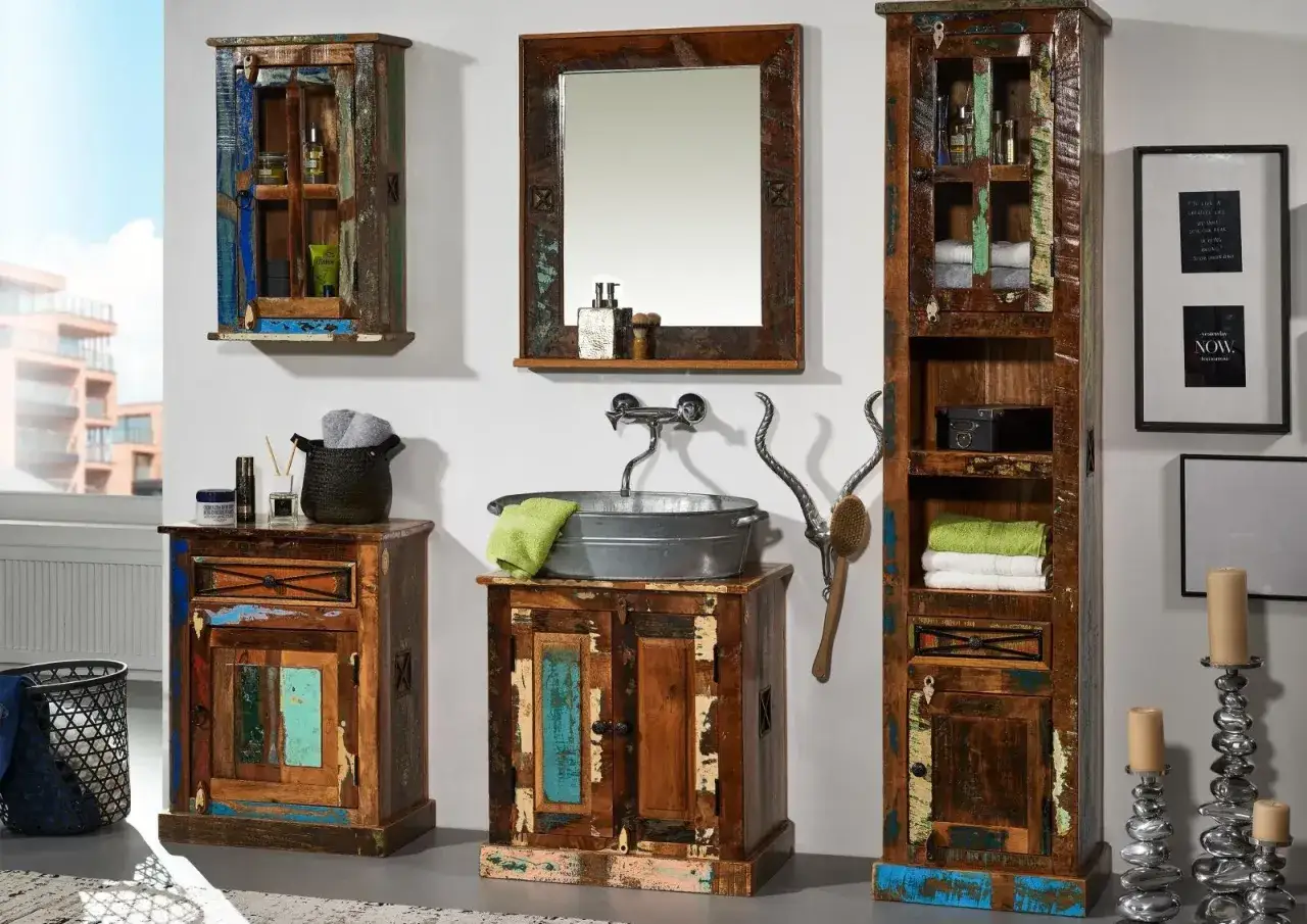 Ambiance salle de bain rustique avec meubles en bois recycl&eacute;. Une belle id&eacute;e meuble salle de bain &agrave; faire soi-m&ecirc;me pour un style unique.