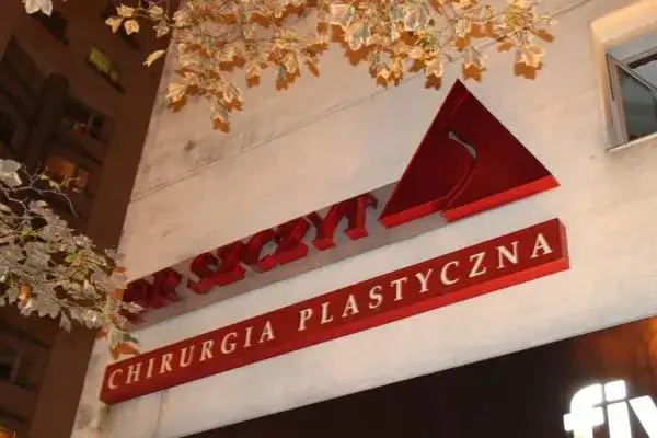 Dr Szczyt Chirurgia Plastyczna klinika budynek Warszawa