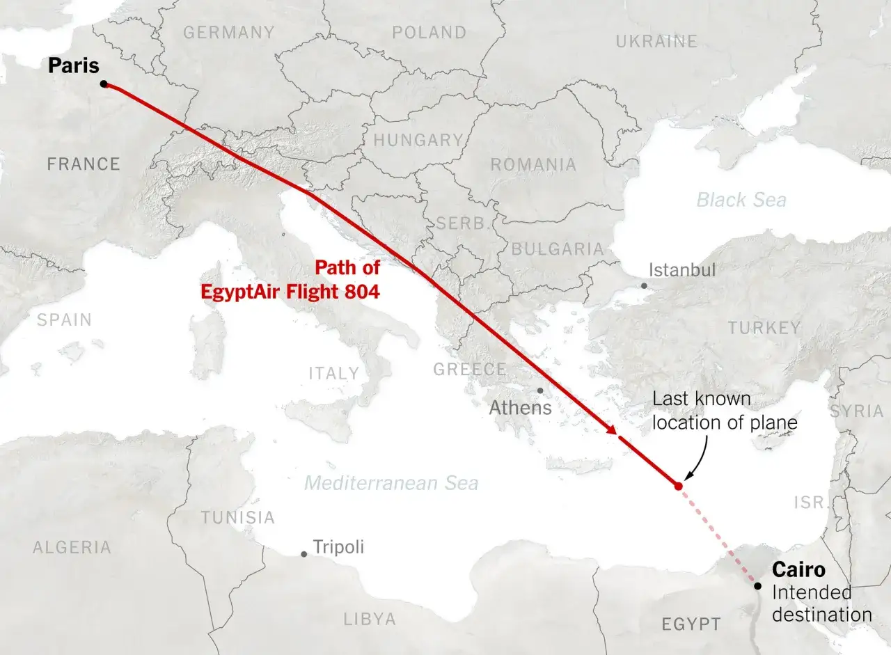 Trasa lotu EgyptAir 804 z Paryża do Kairu. Mapa pokazuje, ile się leci do Egiptu, ostatnią znaną lokalizację samolotu.