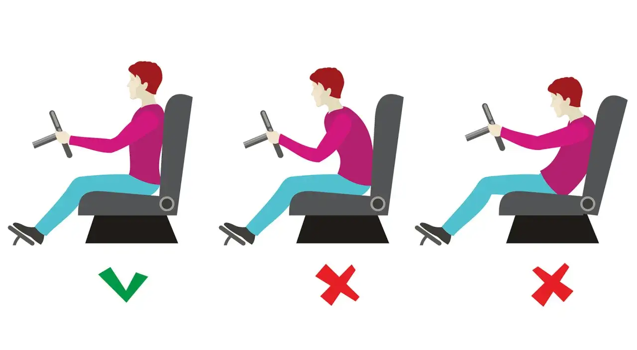Ilustración muestra la postura correcta para conducir, con la espalda recta y los brazos ligeramente flexionados.