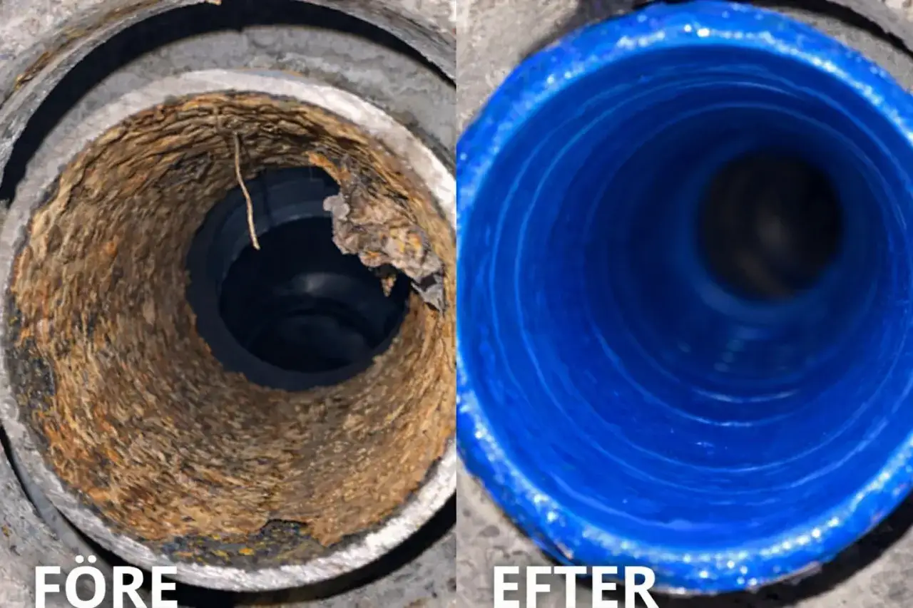 Före och efter bild på ett rör. Till vänster syns ett gammalt, rostigt rör. Till höger ett nytt, blått rör. Relining kostnad kan vara en bra investering.