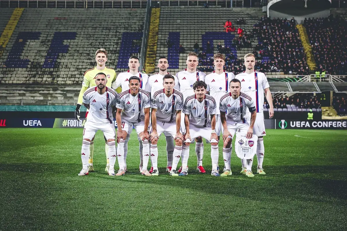 Drużyna Rakowa Częstochowa w komplecie, gotowa na kolejne mecze. Czekamy na nowe transfery!