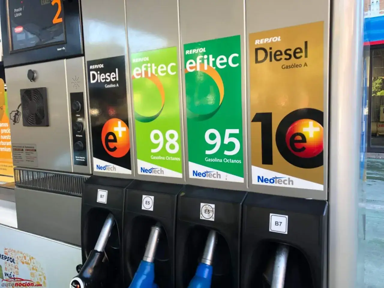 Gasolineras Repsol ofrecen gasolina sin plomo 98 y 95 octanos, adem&aacute;s de di&eacute;sel.