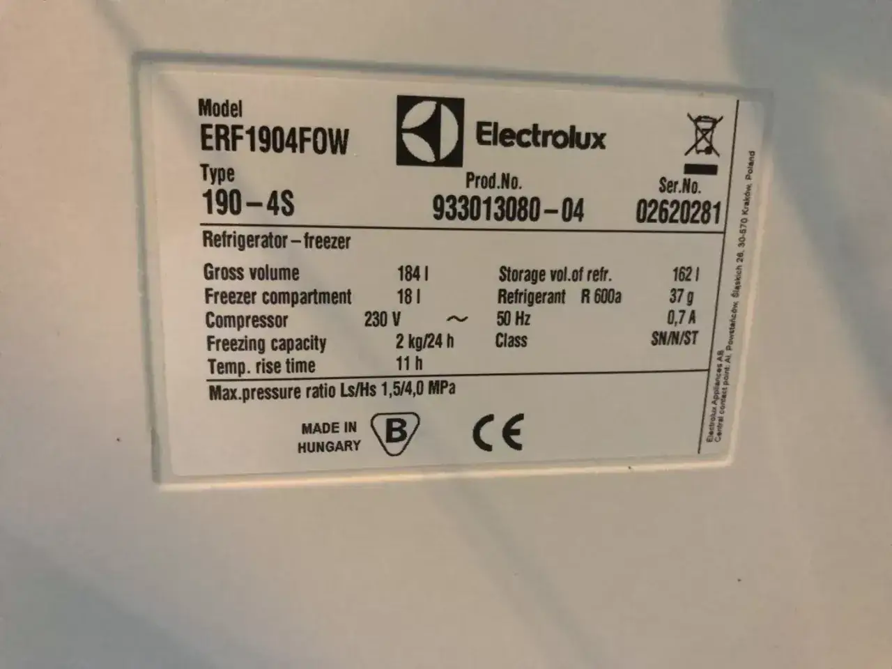 Etykieta lod&oacute;wki Electrolux ERF1904FOW. Klasa klimatyczna SN/N/ST, Made in Hungary.