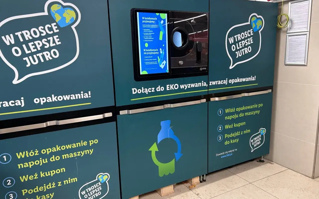 Maszyna do zwrotu butelek z hasłem 