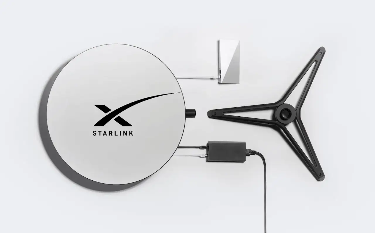 Antena Starlink i akcesoria do łączności satelitarnej.