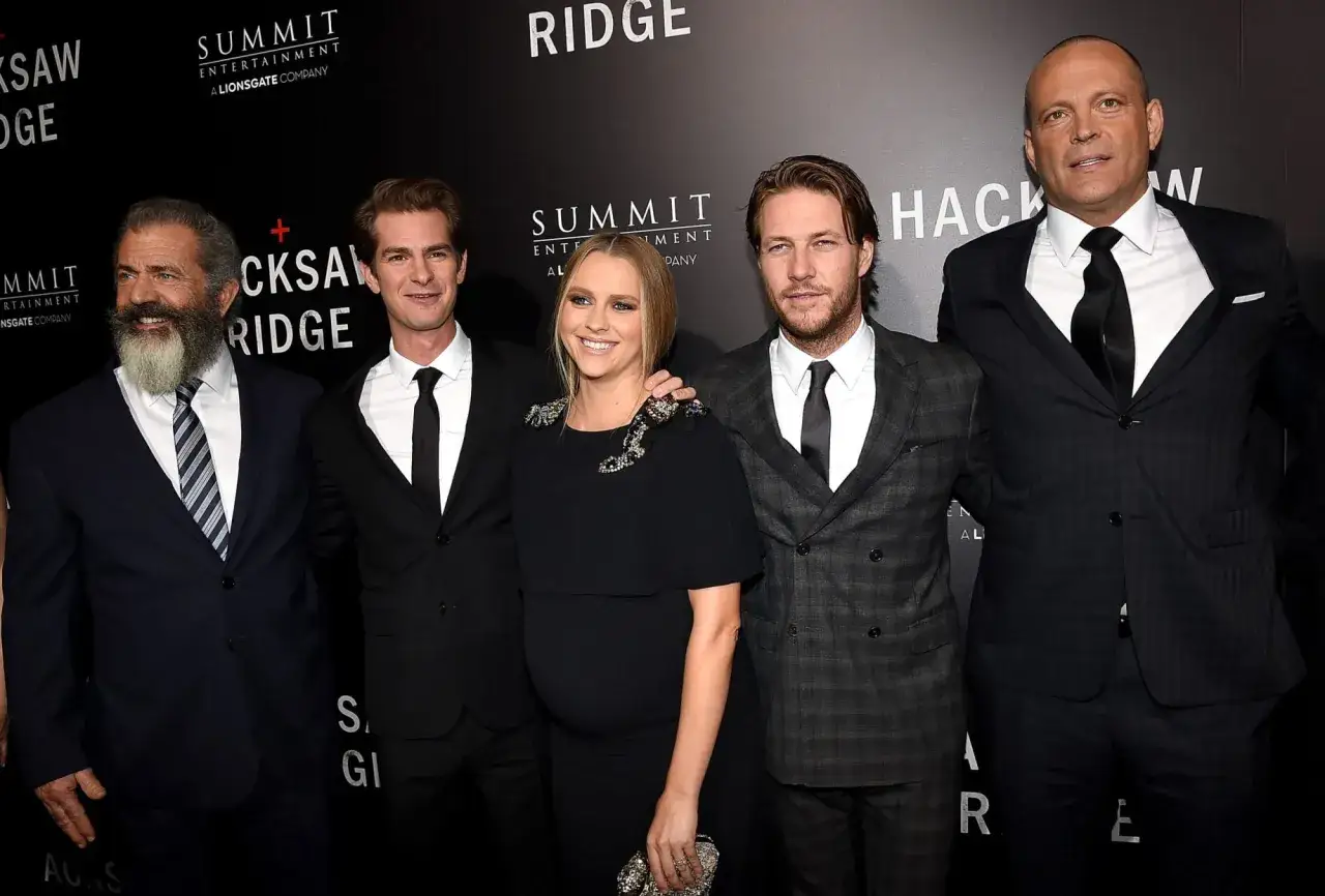Przełęcz ocalonych obsada: Mel Gibson, Andrew Garfield, Teresa Palmer, Luke Bracey i Vince Vaughn na premierze filmu.