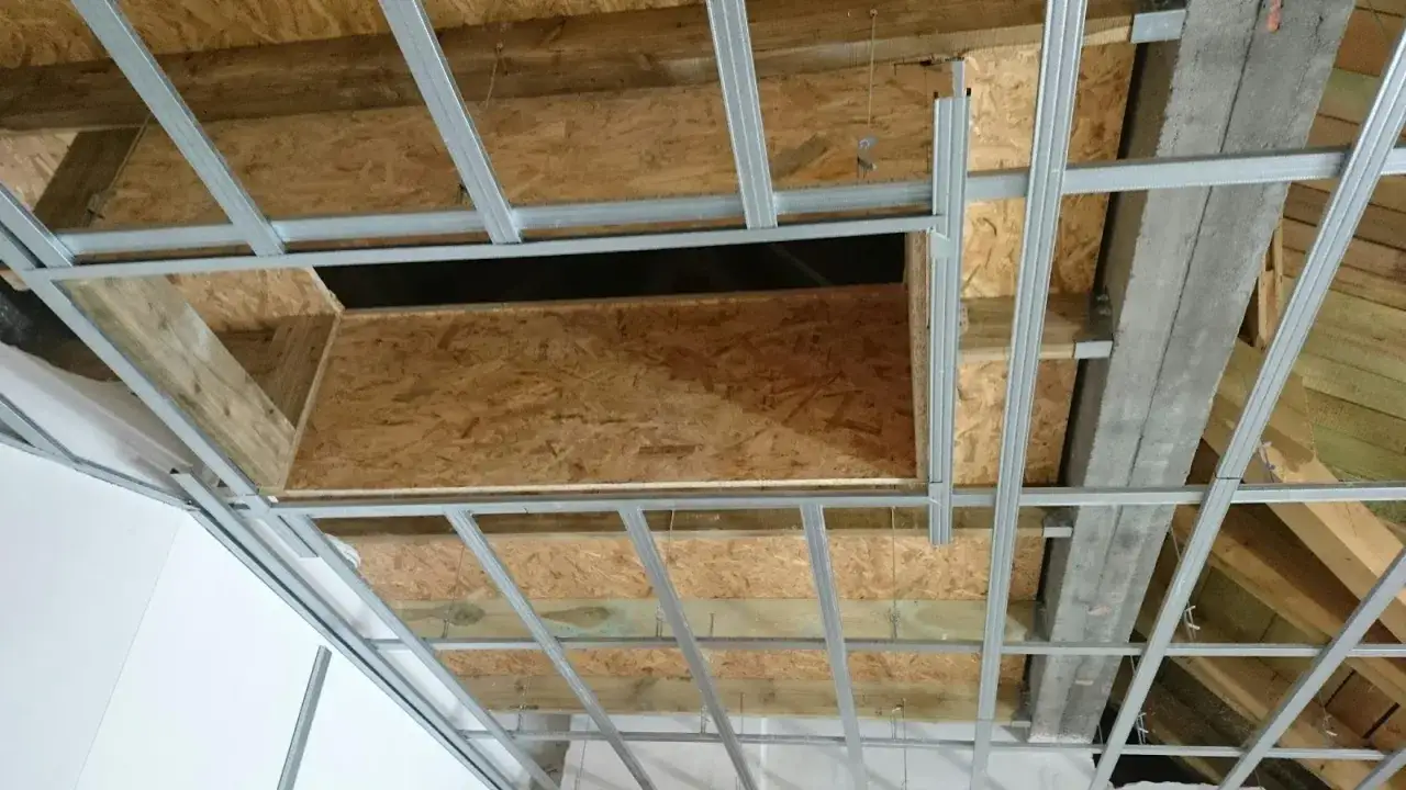 obróbka schodów strychowych płyty gipsowo kartonowe