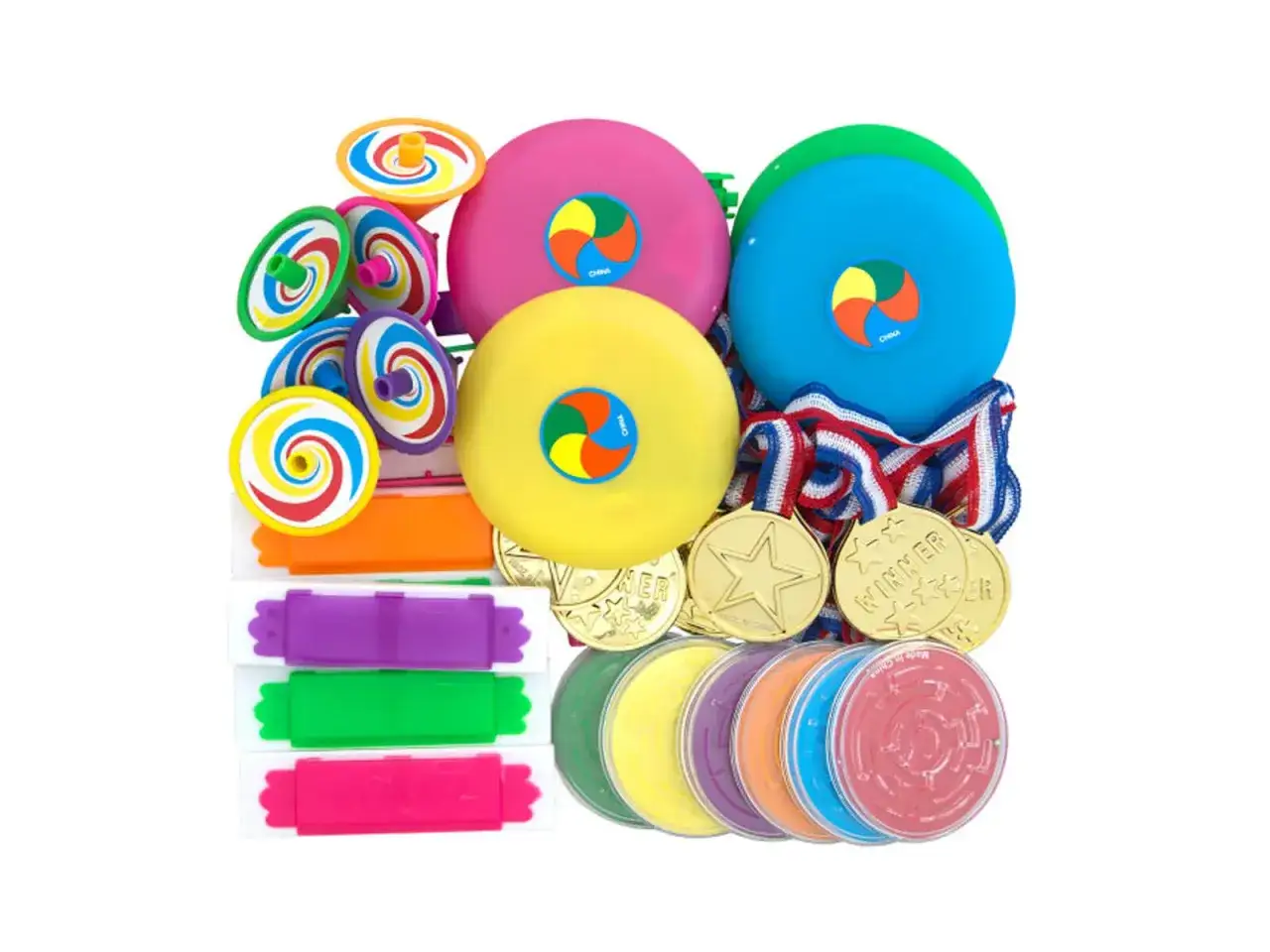 Kolorowe zabawki: bączki, frisbee, medale i labirynty, idealne do wypełnienia piniaty.