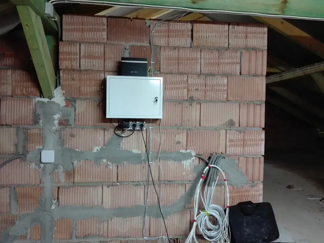 instalacja skrętki ziemnej monitoring
