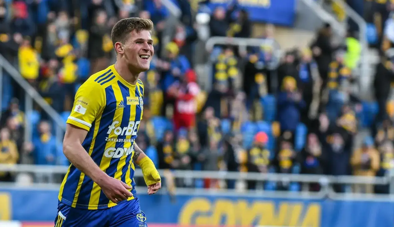 Piłkarze Fortuna 1. Liga różni zawodnicy
