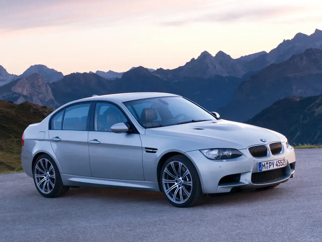 Zdjęcie BMW Seria 3 E90: wady, usterki, koszty i porady dla kupujących
