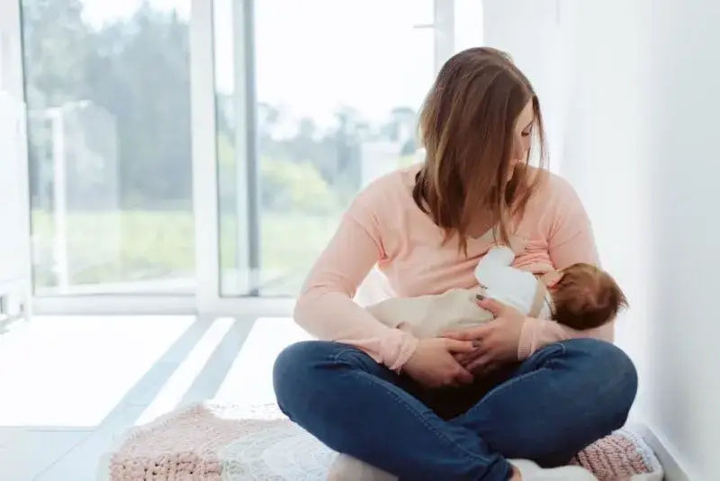Zdjęcie Co może pić matka karmiąca piersią? 8 bezpiecznych napojów