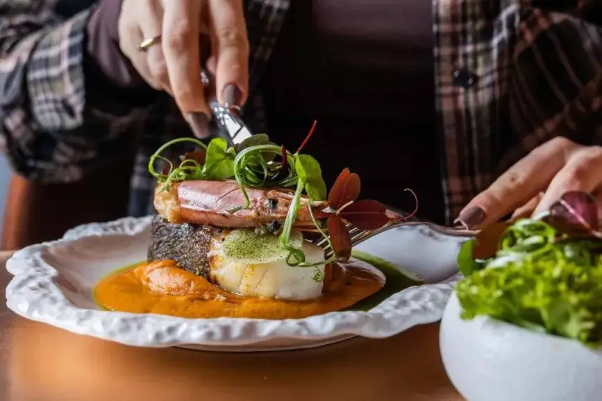 Zdjęcie Ełk gdzie zjeść: Odkryj najlepsze restauracje i smaki regionu