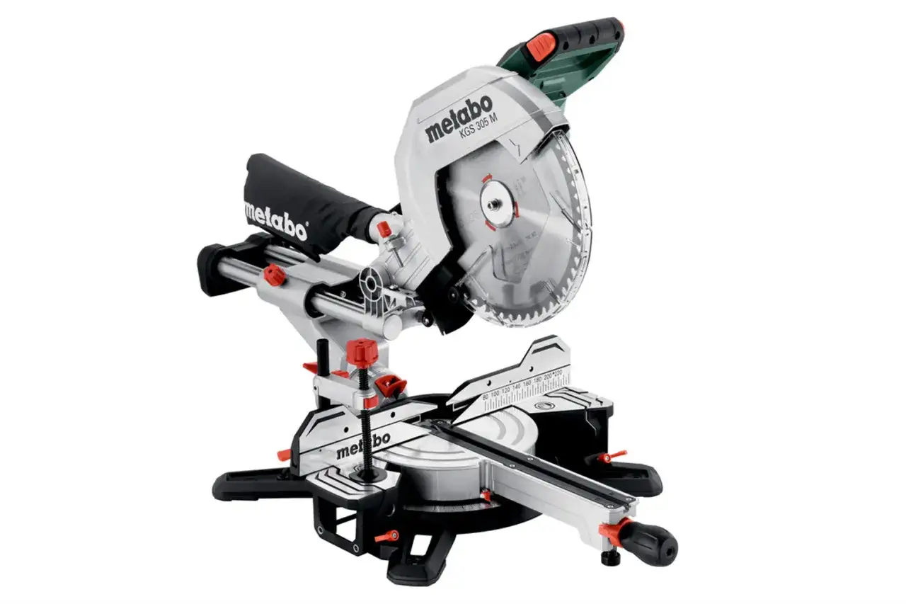 Piła ukośnica Metabo KGS 305 M. Metabo to znana firma produkująca profesjonalne elektronarzędzia.