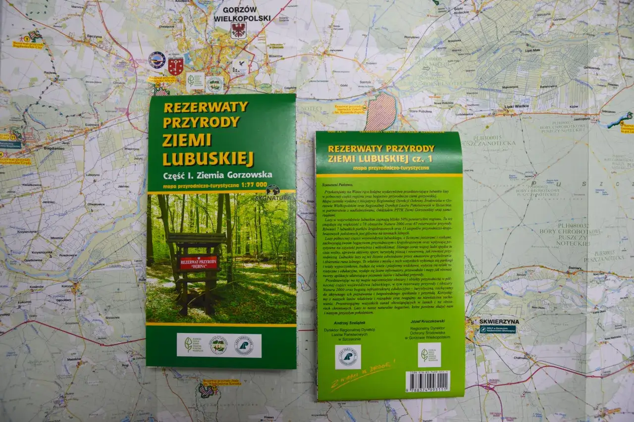 Mapa prezentuje najpiękniejsze rezerwaty przyrody w Polsce, skupiając się na Ziemi Lubuskiej i Gorzowskiej.