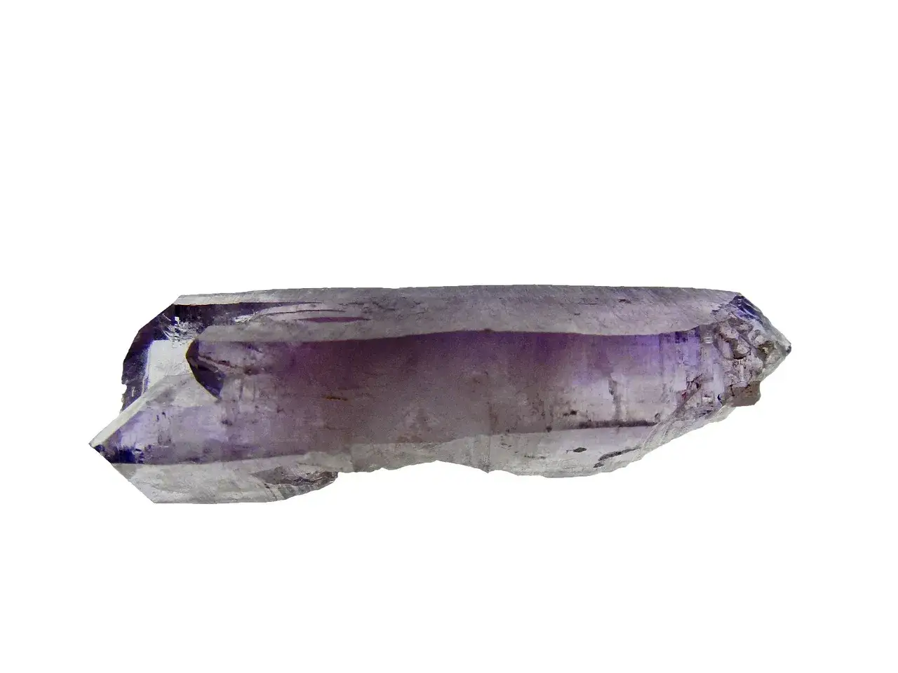 Cristallo di ametista grezzo, con sfumature viola intenso. Il suo ametista significato esoterico &egrave; legato alla spiritualit&agrave; e alla calma interiore.