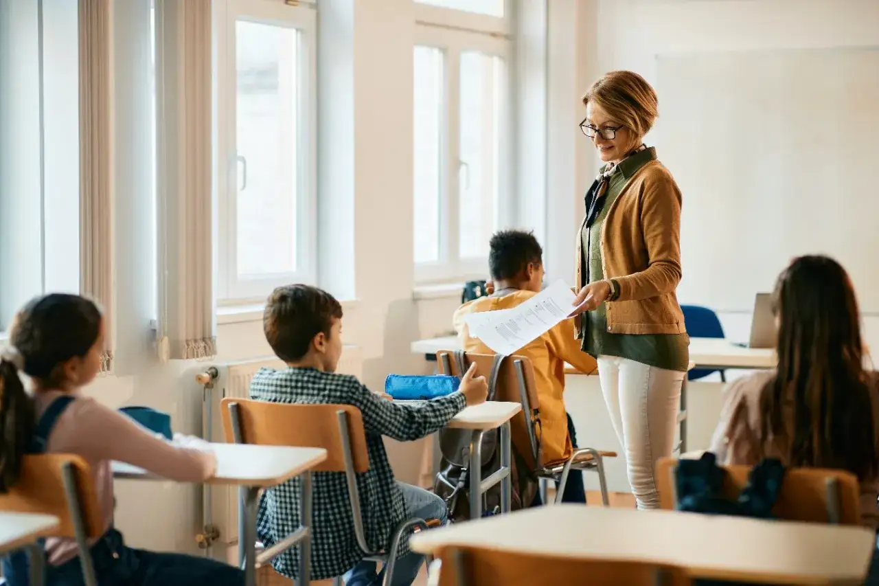 Uczeń zmartwiony oceną niedostateczną