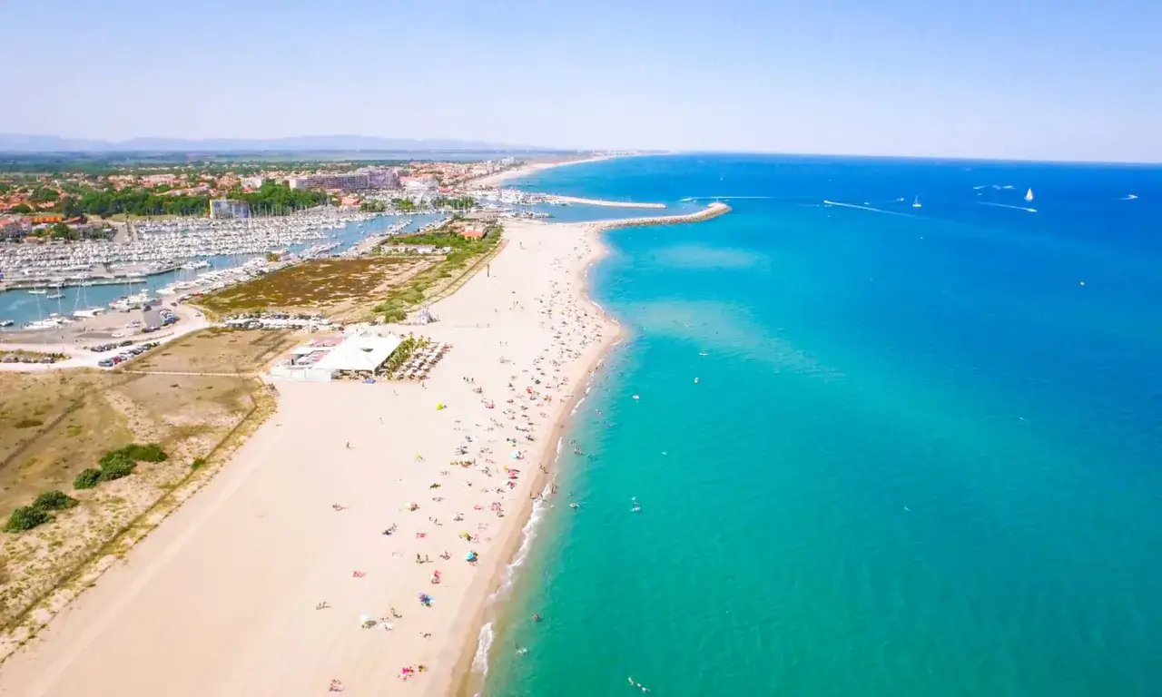 Plages de Saint-Cyprien vue a&eacute;rienne