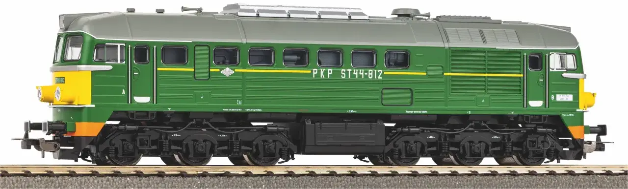 Zielona lokomotywa PKP ST44-812, znana jako