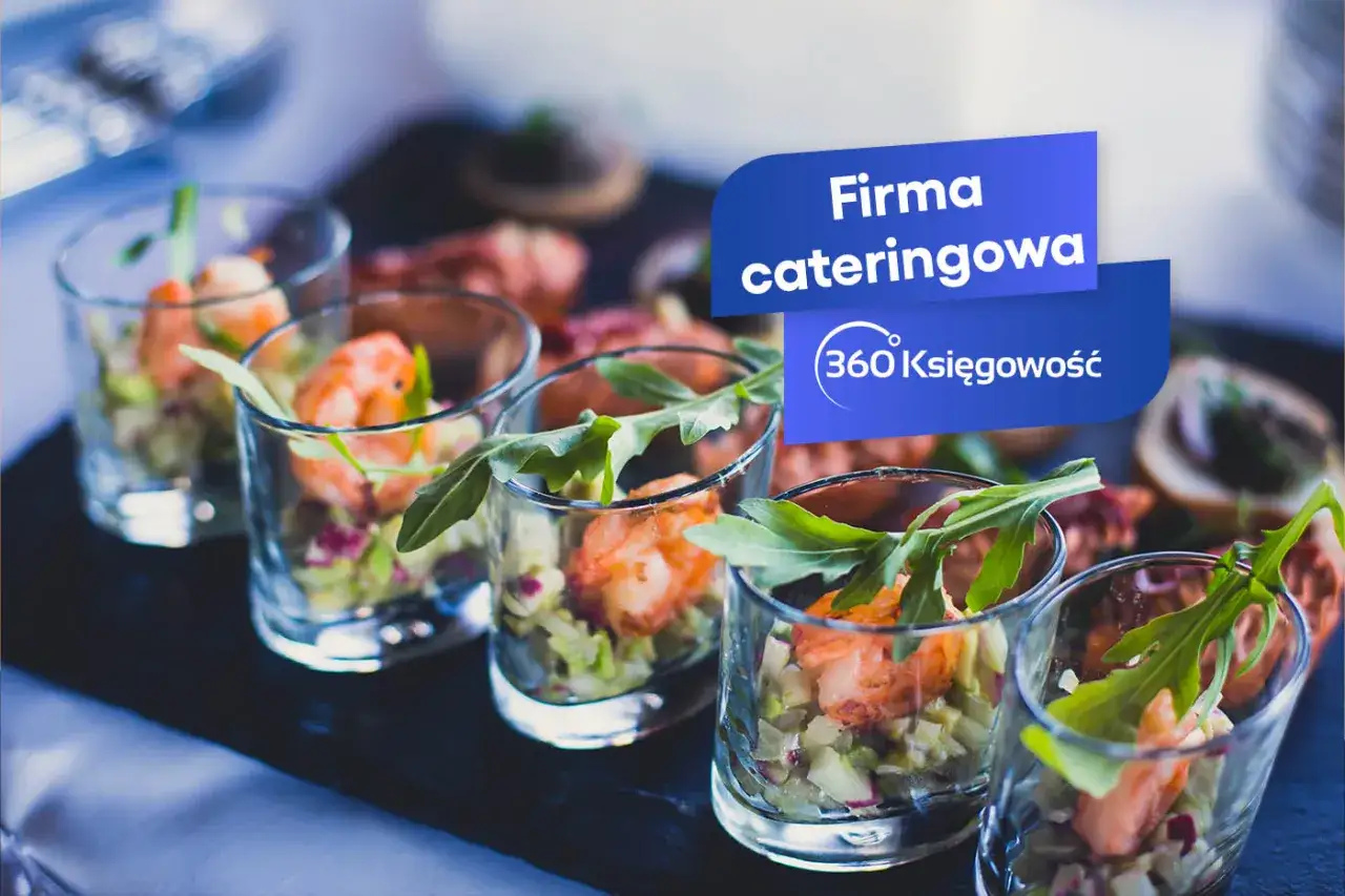 Eleganckie przekąski z krewetkami w kieliszkach. Chcesz wiedzieć, jak otworzyć firmę cateringową? 360 Księgowość pomoże Ci zacząć.