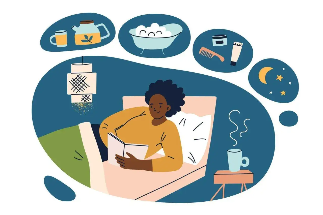 Eine Frau liest im Bett. Symbole für Tee, Bad, Pflegeprodukte und Nacht deuten auf eine entspannte Routine hin, die wichtig ist, um zu wissen, wieviel Schlaf braucht man mit 40.