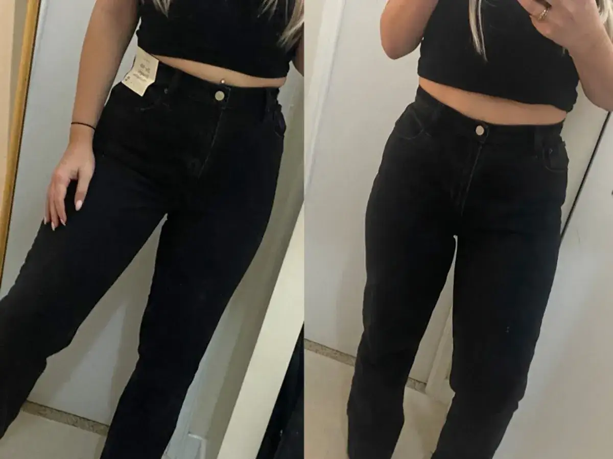 Vergleich von zwei Outfits: Schwarze Jeans mit Etikett und ein Outfit ohne. Die Jeans weiten sich leicht nach unten.