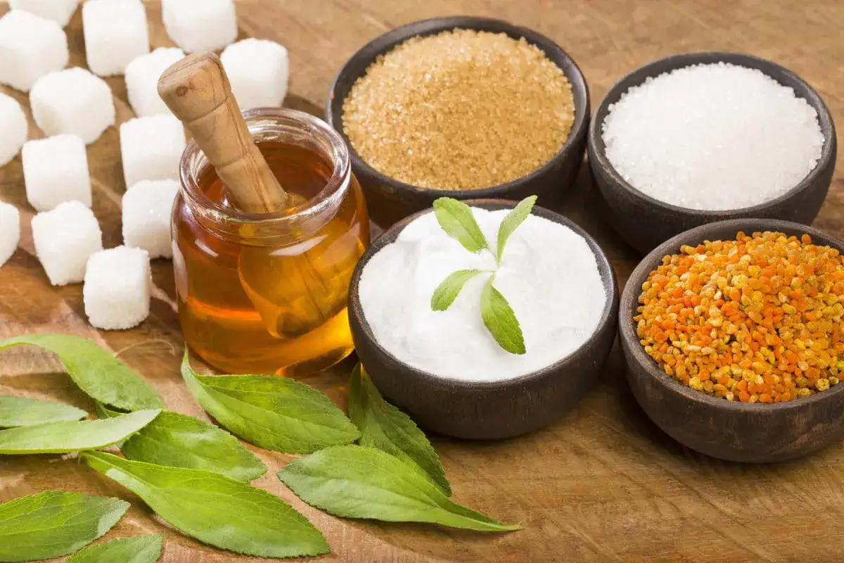 Söta alternativ: honung, vitt socker, brunt socker, stevia och bipollen.