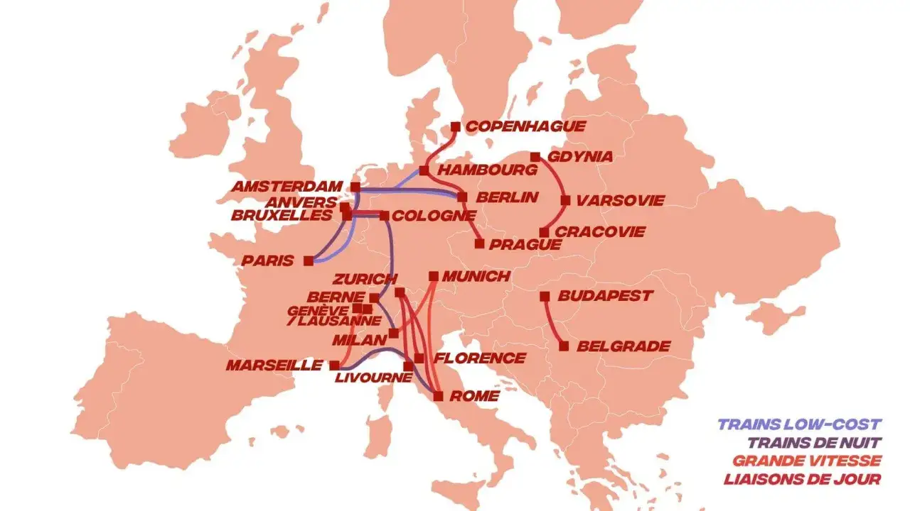 Mapa Europy z zaznaczonymi trasami pociągów eurocity. Linie pokazują połączenia niskokosztowe, nocne, szybkie i dzienne.