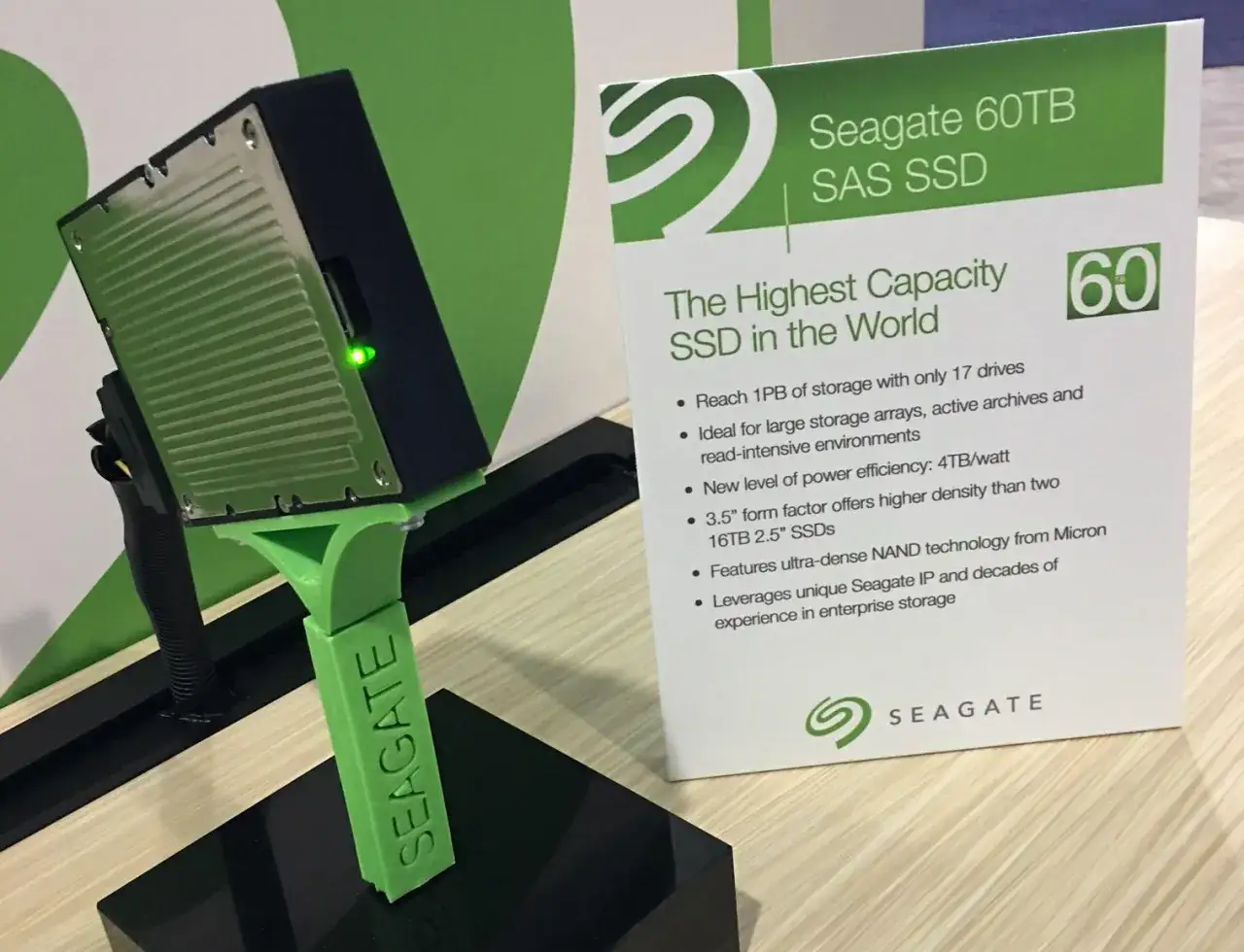 Seagate 60TB SAS SSD &ndash; największy dysk HDD na świecie, oferujący 1PB pamięci.