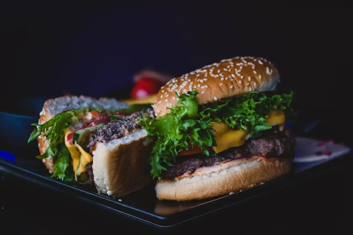różne przyprawy do burgerów, przyprawy do mięsa mielonego