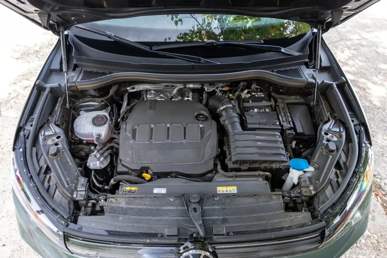 Compartimento del motor 2.0 TDI 150CV. Opiniones sobre su rendimiento y fiabilidad.